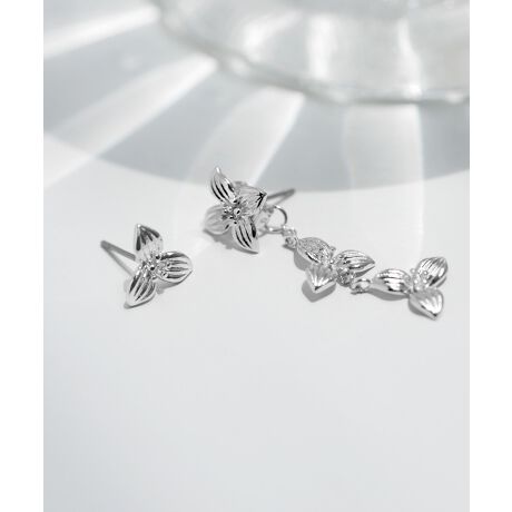 h߂t[`[tAɉȈۂ^sAXBAVƃobNLb`̃fUCAȂꂽ͋Co܂BATTENTIONׂȃLY␻ׂ͂Ă̏iɊ܂܂܂B[^:DG190230P]