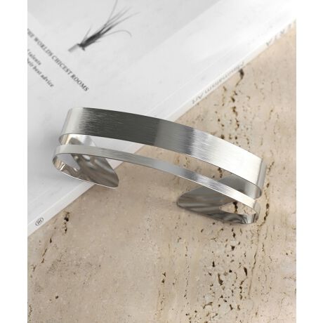 ܂Ƃ߂ݍނ悤Ȍ`ŃfUCꂽA܂łɂȂBꖳȃtH̃ob^B߂^ڂ䂫Apɉ؂€^܂BATTENTIONׂȃLY␻ׂ͂Ă̏iɊ܂܂܂B[^:DG380226H]