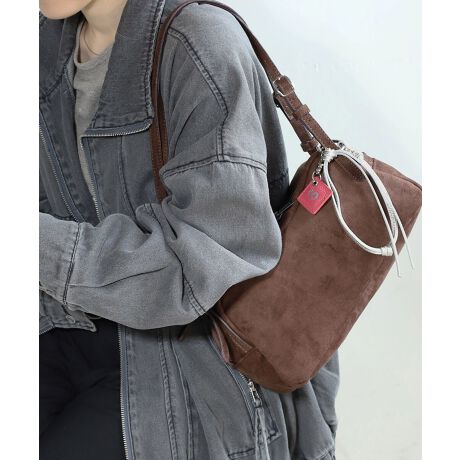 JtȃU[ڂ䂫AR[f̃ANZgɂȂXgbvBgނقǂɖ{vȂł͂̕Av̏_炩Ȃǂ̕ω킦GCWOʂy߂܂BtH^utȂ̂ŁAX}zɎtΎɒʂėh~ɂȂD́BL[z_[VvobÕfR[VȂǁAlXȗprŊ􂵂܂BATTENTIONׂȃLY␻ׂ͂Ă̏iɊ܂܂܂BVRvî߁AU[̕\ʂɁALYE܂ނ́AFA؂ւ◠\ŎقȂꍇ܂B[^:FG130044Z]