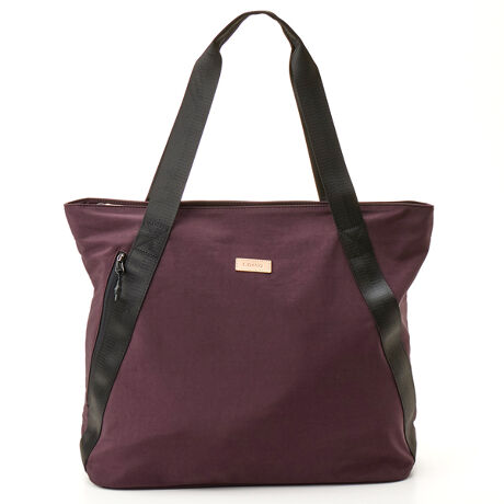 [^:LEV-5806]H{bV[|GXefނ̌yʃg[gobOłBeʂ 26 LATCY W 42 ~ H 37 ~ D 17 cmAdʂ 420 gBʂƔwʂɃt@Xi[|PbgA悭g̏oꂪ₷CAEgłBwʂɂ̓L[o[ʂ𓋍ڂAX[cP[XɘAĈړł܂BV_[e[v͎O\ŒɂΉB͓KxȍdŉוĂ肵A͖̍ 24 cm Ō|₷݌vłBS 7 J[WJŁAg痷s܂ŕLg܂B