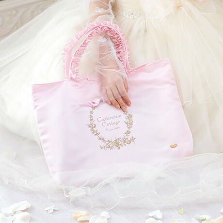 [^:SH007]p̃GKXOiőlfUC̖\obOu{EhDEt[vbXobÓA̎q炵ƏiȃfUC͂̃obOłBw̒ʊwK͂A}}̊wZstH[}ȃV[łIobO̐ʂɂ́ANVJō郔Be[WS[h̃JC`[tvgĂAɂ͌̂Te{Ă܂BɁAANZgƂȂTe{̃tnh͌ڂ炵A₷QBdוłɐH݂ɂHvĂ܂B|PbgAO^OA|p̃[vȂǋ@\ʂăob`BVbNȃm[lCr[ȂAeqp₨lpƂĂ߂łBDETAIL01FLprŎgĕ֗I}obOAG{obOAbXobOA}}obOAɂ̓tH[}pƂĂgI[}CeBȕzobOB02FBe[WS[h̃JC`[tvgobO̐ʂɂ̓Be[WS[h́uJCv`[tƁuCatherine Cottage Since 1996ṽSvgBiŃNVJȕ͋ClfUCB03FTe{̃gbsÔTe{ɂAӂƂ̊ƃGKgvXB04FґtnhL̃Te{őꂽtnh́Aڂ؂₩ŁA₷˔Ă܂BdוłɐH݂ɂ̂B05F֗ȓ|Pbgt<br>13.5~17.5cm̓|PbgA𐮗₷֗Byfށz|GXe100%yidlzYFyƁzTenL̐ɂADڂ̂głipbJOj܂A͐ǐׂsǂł͂܂B܂悤肢܂BqtH[}ELbYJWAȂǃACe͐YɂāAnFȂi̐FfUCA^O̗LfUCقȂꍇ܂Bs[gwA܂͓i𕡐_w̏ꍇ̓fBe[ɍق邱Ƃ܂BCOYił邽߁AD EdĂ̊Âꍇ܂B܂ɐViL̐̂ɂcĂꍇ܂BZ[ΏۏiȂǔ̔Ԑݒ̏íAԓɁyzĂƂŉiKiʐ^͂ł̐Fɋ߂Â悤HĂ܂Aqlgpp\R̃j^[ݒ╔̏Ɩɂ葽AF̕ωꍇ܂B