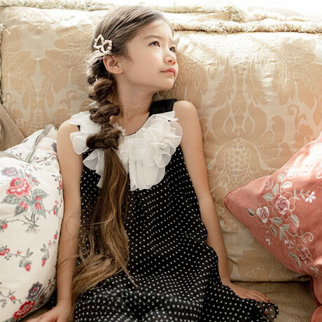 T[L[VtHhbghXԏ肪鐅ʃEhlbNs[X݌ɂ܂ŉԂт̂悤ȃVtHnƃhbg`[tL[gŃGKgȃs[XB ubNɃzCg̃hbg炵Ax[VbNȌ`Ȃ̂ŁA\₿Ƃłɂ߂łB ACdlŁAXJ[gS~ɍL悤ɁAՂƐnĂ܂BAƃ^[肷邽тɁAӂƃXJ[ghāAVvłAƂĂDȗpoĂ܂BobÑt@Xi[ŒEdlɂȂĂ܂B[^:PC485]݌̃VtHńAtFg̏ɖDtĂ܂̂ŁA݂AVtȞԂAñtFgĂӏ܂B炩߂B傤ǂ؂₩wQŃ̖AsAm̔\̂߂ɍw܂BttsN͂IƂŃ`CXBeƂẮA܂QNAƃLCȐF̂𒅂łc{l̊]Ԃȁcƒ܂B͂ĒĂ݂ƁA̔ӂƍLhX̐A傤ǂ؂₩ŁAʂƂđ吳IɂcƂJ^`ł͂Ȃ̂ŁAJ[fBKȂǂ킹΁AoɂgƎv܂B\O܂Ŏij@ĂāAĂčŵłAĂɏi͂āA{ɏ܂B-----------------------sAm̔\ɍw܂Bg135Z` ̏d34LB䂪݂̂ŁANoŃsb^TCŶPROɂ܂B͕GłBACIȃfUCȂ̂ŁÁE͖͂ȂłB̂Ƃ낪sb^銴܂Atɂ͎xȂłBN͉^悯Β邩ȁHƂłB--------------------------