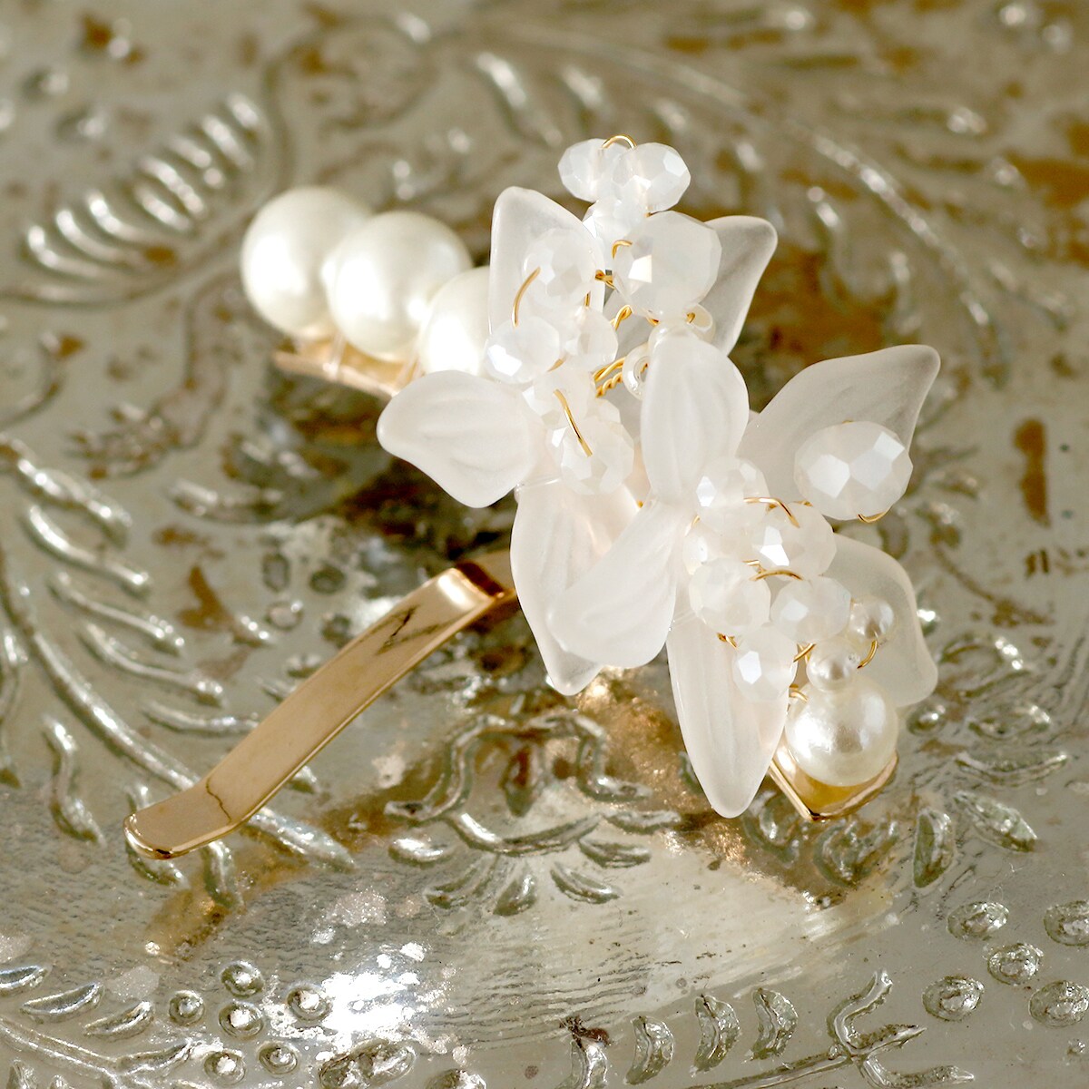 二次会 謝恩会 お呼ばれ)フラワー＆パールポニーフック | プールヴー