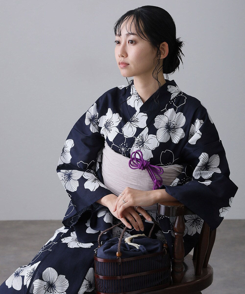 【中古美品クリーニング済】船場室町　浴衣のみ　紺地百合柄 中古美品クリーニング済】船場室町 浴衣のみ 紺地百合柄 - メルカリ