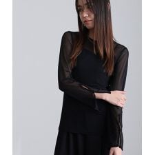 袖スリットシアートップス