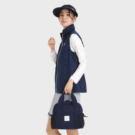 [^ԁFC8601328]yfUCzX^CbVȃSFŎhJꂽÂfUC̃J[gobOłBANZgƂĉf郏byꂽۂvXBTChɂ̓bV|PbgzuAƎ[ł֗ȎdlɂȂĂ܂BLxȃJ[WJŁASt͂A^E[Xł􂷂VviȃfUC͂łB[́ŁAMdi⏬𕪂Đ₷|PbgĂ܂BꂽڂƎp˔AMtgɂ΂J[gobOłBfUCŃ{[P[XpӂĂ܂BiiԁFC86|01327jydlzE|PbgF~3 O~3Ɩ̊֌WɂAۂFČꍇ܂B܂Ap\REX}[gtHȂǂ̊ɂA኱iƉ摜̃J[قȂꍇ܂Bd:430g(TvTCY)