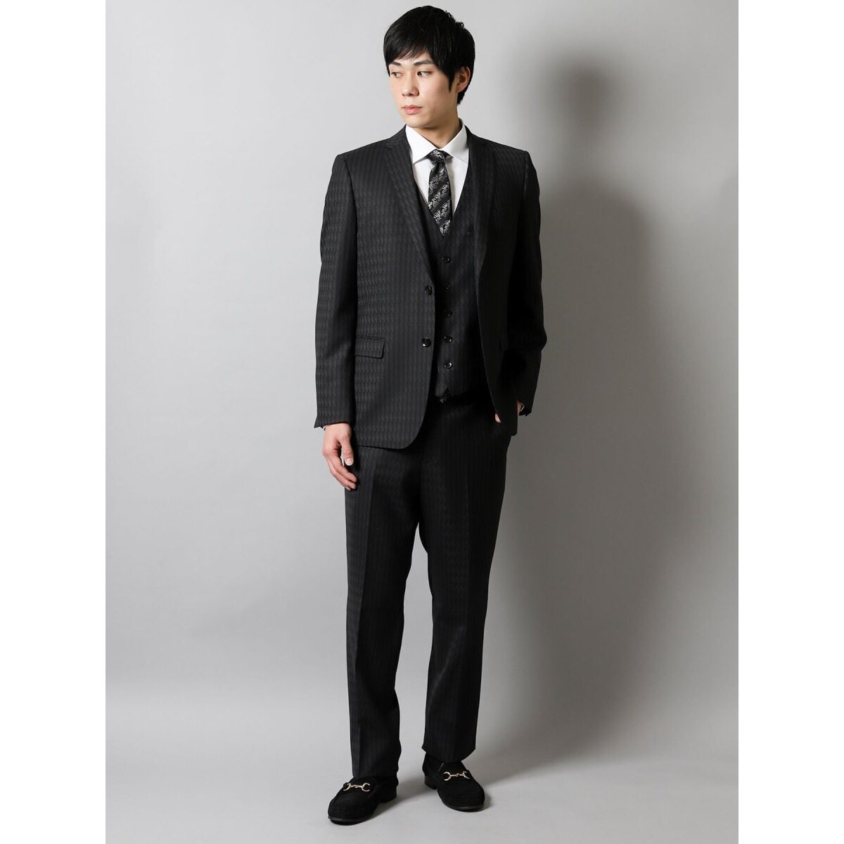 光沢ストレッチ スリムフィット2ボタン3ピーススーツ 変形