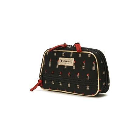 [^ԁFB19N0051]ubNJ[ɁA^bNȃŐDꂽ^g̃bvXeBbNƃS[hJ[̃pCsOuAeBUEAhEA[eBXgv̐lCV[YAǔł̃eBbVP[Xt|[`oB[t@Xi[܂ŊJ悤ɂȂ߁AgЂƖڂŊmFłAoX[YɂȂ܂BɁA̔wʂɂ郋[v|Pbg̈ʒuύXBRpNgñACeƌ݂̂郊bvXeBbNAƎ܂܂Bčő̓łwʂ̃eBbVP[X́Ag^ɂƂŁAeBbVo₷Ȃ܂Bsgpɂ͔g^𒆂ɂ܂ƂŁAڂX}[gɁBiڍׁEfށF[\]|GXeARbgA@[]iCETCYFW150~H90~D55mmʐ^̓C[WłBۂ̓|[`݂̂̔̔ƂȂ܂BO