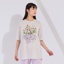 フラワープリント×刺繍Tシャツ