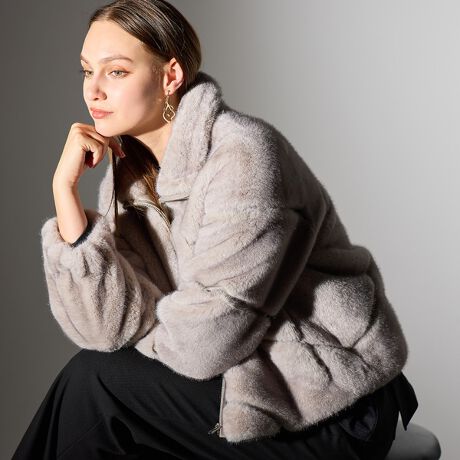 [^ԁF50106512]OWA[ȕ͋CӂtFCNt@[WPbgy傫TCYzyL`SLzV[Yghłt@[AE^[Bt@[t@bVĂыr𗁂тĂ܂BtFCNt@[̑fނHZp̐iɂ胊Alfނɂʂ̂鎿ɒڂW܂Ă܂BAr[eBł͖ё̒tFCNt@[WPbgāBOWA[ȒɍN炵̂RpNgȏ䊴œʂȓłȂA^EX^Cɂ킹₷ACeɎdĂĂ܂BR[fBl[ghXAbṽAE^[ƂẴt@[ACêȂBGKXX^ChbV[ȒȂɍ܂BꂾłȂJWAȂsVcjbgX^C̃AE^[ɐD΂ƍN炵Ȃꊴ钅ȂɁBtFCNt@[烊At@[g߂ɁAċCyɊy߂̂łˁBOlfgF175cm{lfgF166cmi|Cgfނ̌@Fёfނ̓FȂfނ̌@F򊴂͂Ȃfނ̐LkFȂ@@@@@F@MU[OS@@@Ft@Xi[|Pbg@@F􂢁@@@FsAr[eB@傫TCY/L`SLTCYEMTCYpAAEr[eBЂƂ̒gɂăX^[gBt`eCXgx[XɍƐVN˂ȂRe|[ŃV[vȃGKXR[fBl[gWJBeɂ@̓ŐFČꍇ܂Bf摜̓TvgpĂ邽߁AFTCYEvgʒuEdlȂǂɕύXꍇ܂BMTCY͈ꕔiɂēWJ@ICVbvƈꕔX܂݂̂̌菤iƂȂĂ܂BobOEANZT[̈ꕔ͎QliłB܂B