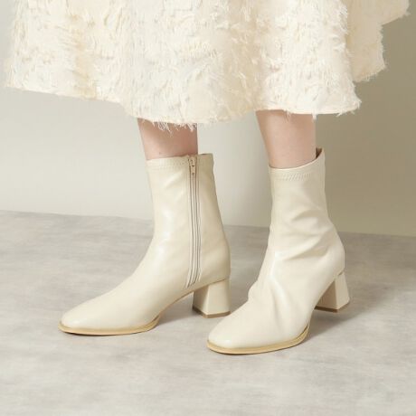 [^ԁFP9379509]yfUCzVvłǂȃX^CɂtBbgx[VbNu[cBZ^[̐ؑւ_炩ȕ\̃XNGAgDŁAq[̃S[hCobNX^CGKgɉoĂ܂B݂̗ǂȂ߂炩ȃX[XgpĂA_炩ȗSnłB芴̂鑾߂̃q[|CgByfށz炩ȃX[XgpBƖ̊֌WɂAۂFČꍇ܂B܂Ap\REX}[gtHȂǂ̊ɂA኱iƉ摜̃J[قȂꍇ܂Bd:40(24.0`24.5cm)Б300g