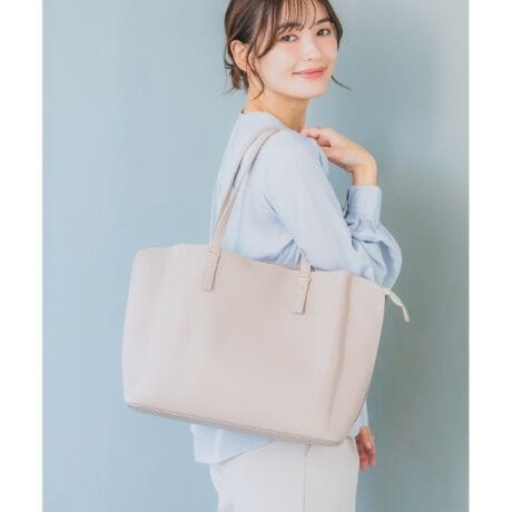 [^ԁFP9372032]yfUCz`y₩Ɏ^ׂB̑_obOI`IłItłV[I΂fC[ɎgyA4g[gBV{̂_炩gpāAǂȃR[fɂ킹₷fUCɁBtg̓JVo[ŃVvȒɂ肰ȂPvXBVt@Xi[̃C[{V}Olbg̗̎Ow\Ŏ[͂ob`łBd߂̒ŏdוł^ꂵɂ̂|CgIGߖ킸g܂By@\zA4TCY[\BPC^ubg̎[ɕ֗ȃNbV|PbgtB|Pbg~4Ɩ̊֌WɂAۂFČꍇ܂B܂Ap\REX}[gtHȂǂ̊ɂA኱iƉ摜̃J[قȂꍇ܂Bd:640g