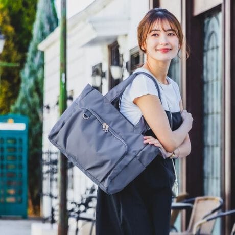 [^ԁFP9372081]Ղeʂő[IgxV[YyfUCẑcCngp14|Pbgg[gBwʂɂ̓L[I\ȃ[vtȂ̂ŁAsoȂǂɃIXXIɂ͒g郁bV|Pbg{gz_[ƂĎgTCh|PbgȂǁAׂוƐڂ₷fUCłBtgɂDJtȂ̂ŃL[z_[킹Đɂy@\zA4TCY[\Bt̃Xgbv킹ăV_[^CvƂĂg2waydlBtg|Pbgɂ͌qɂȂȂL[Z[utB|Pbg~14Ɩ̊֌WɂAۂFČꍇ܂B܂Ap\REX}[gtHȂǂ̊ɂA኱iƉ摜̃J[قȂꍇ܂Bd:470g