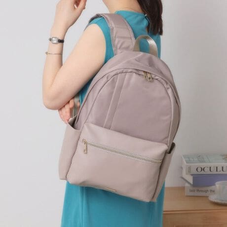 [^ԁFP9372075]`IItЂƂIɊYbN`yfUCẑ̃CɃtBbgʃJ[udlƂقǂ悢̃V_[NbVŁAĝɂDfUCłBʋ΁Eʊw͂Aꔑs}U[YobOƂĂIXXłB[10|PbgdlōׂdN`ۂ݂̂fUCŕLNwłg܂By@\zA4TCY[\BPC^ubg̎[ɕ֗ȃNbV|PbgtB|Pbg~10Ɩ̊֌WɂAۂFČꍇ܂B܂Ap\REX}[gtHȂǂ̊ɂA኱iƉ摜̃J[قȂꍇ܂Bd:475g