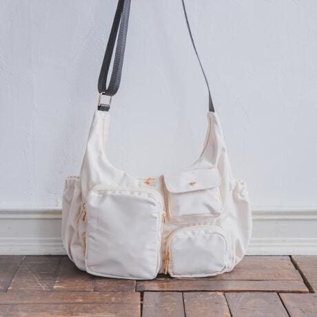 [^ԁFP9372104]yfUCzE\|Pbgt̂ACetg̃|Pbgt@Xi[ŎO\2wayV_[BOă|[`ƂĂAt̃Xgbv킹ăTRbVƂĂg܂Bs̋MdiV_[AZJhV_[ƂĂĝIXXłB{̂̓gh̗̃AEg|PbgfUCBCz⃊bvȂǏނd\ły@\zC[Wt@Xi[dlȂ̂ōEǂɌ|ĂJ₷fUCB|PbgF{́~9AE|Pbg~1Ɩ̊֌WɂAۂFČꍇ܂B܂Ap\REX}[gtHȂǂ̊ɂA኱iƉ摜̃J[قȂꍇ܂B----------------------------------------Cɓo^߁CɂȂ鏤i̓n[g}[NNbNIEēׂZ[̒ʒmm点ECɓꗗ炢ł`FbNuĥCɓo^IEVi₨ȏm点----------------------------------------d:450g