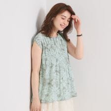 【手洗い可】花柄プリーツブラウス