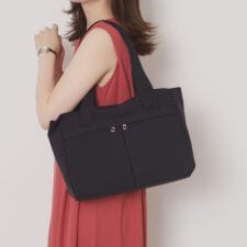 イッツデモ(ITS'DEMO)の【A4対応／9ポケット】ふんわり軽量トート