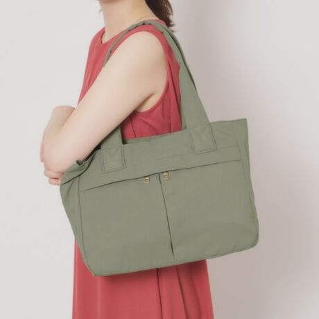 [^ԁFP9374006]w炾xɂ₳ ӂyʁyfUCzƂɂyɂAĝւ̕SyĂg[gobOBA4TCŶŒʋ΁Eʊw͂Aꔑs}U[YobOƂĂIXXłB|Pbg͂傫߃TCYȂ̂ŁATbƏoꂵ₷̂|CgB{g[vtȂ̂ŁAybg{g܂ݎPȂǓ|₷וc^[y@\zA4TCY[\BӂyʃfUCB|Pbg~9Ɩ̊֌WɂAۂFČꍇ܂B܂Ap\REX}[gtHȂǂ̊ɂA኱iƉ摜̃J[قȂꍇ܂B----------------------------------------Cɓo^߁CɂȂ鏤i̓n[g}[NNbNIEēׂZ[̒ʒmm点ECɓꗗ炢ł`FbNuĥCɓo^IEVi₨ȏm点----------------------------------------d:225g