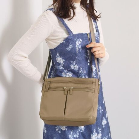 [^ԁFP9374042]yfUCz􉽕fUCA\[g̃~jV_[BꕔȂǃ|CgōgpĂRrfUCłBtgɂ3̃t@Xi[|Pbg{wʂ̓}OtЂ|PbgƎ[͂芮Gߖ킸gJWAACełBy@\zؑ֒Ȃ̂ŏdgł^ꂵɂ݌vB|Pbg~6Ɩ̊֌WɂAۂFČꍇ܂B܂Ap\REX}[gtHȂǂ̊ɂA኱iƉ摜̃J[قȂꍇ܂B----------------------------------------Cɓo^߁CɂȂ鏤i̓n[g}[NNbNIEēׂZ[̒ʒmm点ECɓꗗ炢ł`FbNuĥCɓo^IEVi₨ȏm点----------------------------------------d:250g