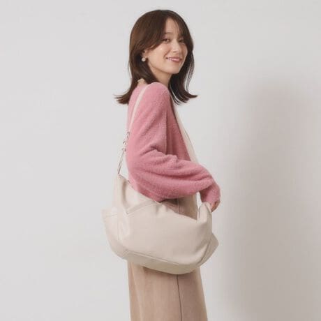 [^ԁFP9374076]yfUCzyď_炩PUfނgpV_[obOB̑傫߃TCYŏ[̂Ղ[tgɂ̓X}zۂXbg|Pbg◼ɂ͏TbƂ܂TCh|PbgtBƂ_炩Ȃ̂œ݂悭AJWAX^Cɍ킹₷ACełBy@\zxgt̃V_[XgbvŒ\łB|Pbg~5Ɩ̊֌WɂAۂFČꍇ܂B܂Ap\REX}[gtHȂǂ̊ɂA኱iƉ摜̃J[قȂꍇ܂Bd:370g