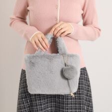 チャーム付きフェイクファートート