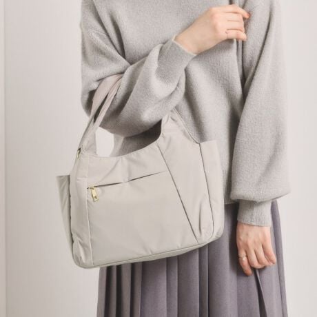 [^ԁFP9374104]yfUCzVvŐꂽfUC͂2WAYg[gBӂyʂȎdオŁAubNEO[WEsN3FWJBlXȃV[R[fBl[gɃ}b`J[Ă܂B蕔ɂ̓`[⌮Ȃǂt֗DJtŁA肰ȂpƃX^CbV𗼗܂By@\z8̃|PbgŏނXbLłAigɂ҂BH{|GXefނŁA}ȉJ̓SBg[gƃV_[2WAYdlȂ̂ŁAV[ɍ킹ĎAW\ByʂȐ݌vŒԂ̎gpłɂ̂|CgB|Pbg~8Ɩ̊֌WɂAۂFČꍇ܂B܂Ap\REX}[gtHȂǂ̊ɂA኱iƉ摜̃J[قȂꍇ܂B----------------------------------------Cɓo^߁CɂȂ鏤i̓n[g}[NNbNIEēׂZ[̒ʒmm点ECɓꗗ炢ł`FbNuĥCɓo^IEVi₨ȏm点----------------------------------------d:250g