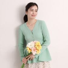 【手洗い可】前開きペプラムニット