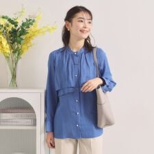 【手洗い可】サテンティアードブラウス