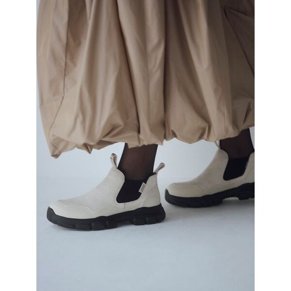 emmi×SHAKA】TREK SHORT CHELSEA AT | エミ(emmi) | マルイウェブチャネル