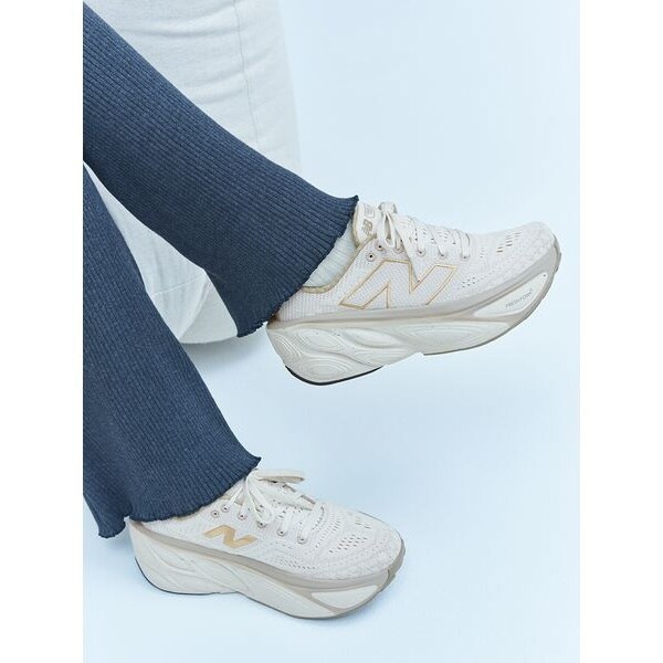 New balance for emmi】Fresh Foam X More v5 | エミ(emmi