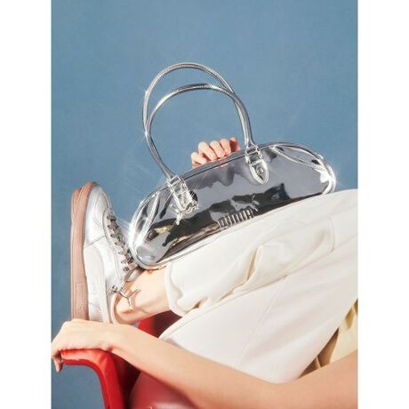 [^ԁF092380-01]&ldquo;emmi exclusive model&rdquo;V[YƘAVo[RNV̕ʒobOB lC̃{XgobOemmỉfUCƃ^bNfނɕύXB t@Xi[Vo[ɂ邱ƂŃ[hȈۂɁB  PUMAS̑nemmĩl[BƖ̊֌WɂAۂFČꍇ܂B܂p\REX}[gtHȂǂ̊ɂA኱iƉ摜̃J[قȂꍇ܂B\߂Bi̐F́AiPi摜QƉB