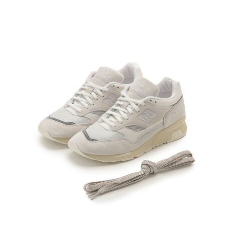 [^ԁFU1500WSB]iIȈ̐^~bh\[ƓIȎhJN}[NŘbW߂j[oX́u1500v̕fuU1500vBsbOXLXG[hƃbṼRrAbp[fނō\ĂAdƗîȂ܂IB_炩͋C̃O[̃g[ł܂Ƃ߁AT߂ȂzƂo܂BƖ̊֌WɂAۂFČꍇ܂B܂p\REX}[gtHȂǂ̊ɂA኱iƉ摜̃J[قȂꍇ܂B\߂Bi̐F́AiPi摜QƉBz̏󋵂ɂAjĂꍇ܂̂ŗ\߂B