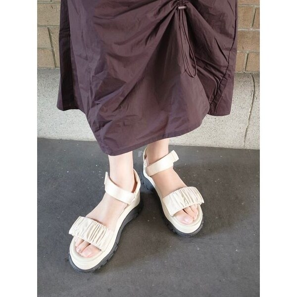 美品　emmiのギャザーストラップサンダル　24.5 emmi（エミ）の「ギャザーストラップサンダル（サンダル）」 - WEAR