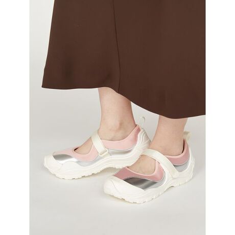 [^ԁF210639-0WV]&ldquo;emmi exclusive model&rdquo;yʂŃNbV̍\[̗pAԂ̕słKȗSnBLk̂Xgbv葫z[hAtBbgQłBȃfUCƋ@\˔ꑫŁAfC[g₨oɂ҂聦Ɩ̊֌WɂAۂFČꍇ܂B܂p\REX}[gtHȂǂ̊ɂA኱iƉ摜̃J[قȂꍇ܂B\߂Bi̐F́AiPi摜QƉBz̏󋵂ɂAjĂꍇ܂̂ŗ\߂B