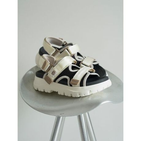 [^ԁFSK-239UO-WHT]ONLINEJ[&ldquo;emmi exclusive model&rdquo;lIṽAbp[b𕢂Ɠ̃fUCŁAlCSHAKÃtbOVbvfCHILL OUT EXBq[XgbvE\2waydlŁA yʐ⑬ɗDAAEghAɍœKȃfVeBɗƂ񂾃J[OŕʒBzCgƂmg[J[͕LX^COɃ}b`܂Bemmi^O̓ʎdlłBƖ̊֌WɂAۂFČꍇ܂B܂p\REX}[gtHȂǂ̊ɂA኱iƉ摜̃J[قȂꍇ܂B\߂Bi̐F́AiPi摜QƉBz̏󋵂ɂAjĂꍇ܂̂ŗ\߂B