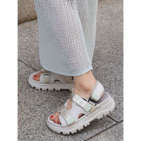 [^ԁFSK-239EM-MNT]&ldquo;emmi exclusive model&rdquo;lIṽAbp[b𕢂Ɠ̃fUCŁAlCSHAKÃtbOVbvfCHILL OUT EXBq[XgbvE\2waydlŁA yʐ⑬ɗDAAEghAɍœKȃfVeBɗƂ񂾃J[OŕʒBŜ_炩ȃACX~gł܂Ƃ߁Ap[cɂA[V[ȃ~g|CgɂAi`őu₩1ɁB emmi^O̓ʎdlłBƖ̊֌WɂAۂFČꍇ܂B܂p\REX}[gtHȂǂ̊ɂA኱iƉ摜̃J[قȂꍇ܂B\߂Bi̐F́AiPi摜QƉBz̏󋵂ɂAjĂꍇ܂̂ŗ\߂B