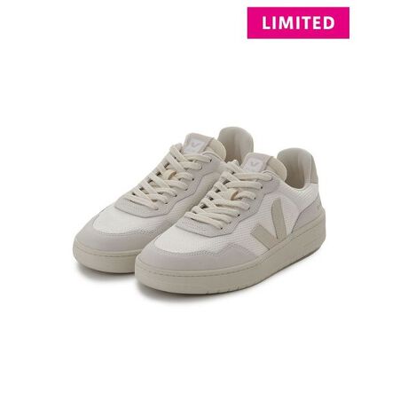 [^ԁFVJVD170485]&ldquo;emmi exclusive model&rdquo;ƂVGbgƖʂ̂ȂVvfUC͂̃Xj[J[BTChSّfMIX肰ȂANZgɁB\tgȗSnT|[gAꂽLV[Ŋ􂵂܂BƖ̊֌WɂAۂFČꍇ܂B܂p\REX}[gtHȂǂ̊ɂA኱iƉ摜̃J[قȂꍇ܂B\߂Bi̐F́AiPi摜QƉBz̏󋵂ɂAjĂꍇ܂̂ŗ\߂B