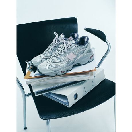 [^ԁFM1000EM]gemmi exclusive modelh1999Nɓoꂵg[jOf uM1000v𕜍NVbNfemmiʒB VZeBbNU[A bVfނƂ2ނ~bNX\̂Abp[fUC ɁBV[vƌy₩ەtJ[ÓAVo[̒łZW̂{CgBL[J[͏H̃[hYl̃sNBƖ̊֌WɂAۂFČꍇ܂B܂p\REX}[gtHȂǂ̊ɂA኱iƉ摜̃J[قȂꍇ܂B\߂Bi̐F́AiPi摜QƉBz̏󋵂ɂAjĂꍇ܂̂ŗ\߂B<br^>d(Б):352g