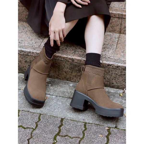 UGG for emmi】MOXY CHELSEA | エミ(emmi) | マルイウェブチャネル