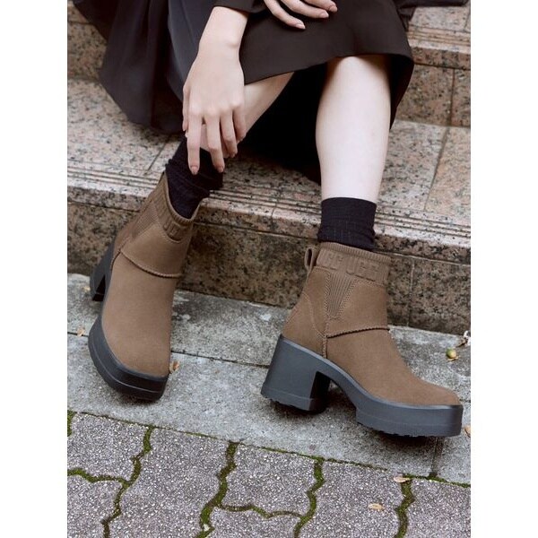UGG for emmi】MOXY CHELSEA | エミ(emmi) | マルイウェブチャネル