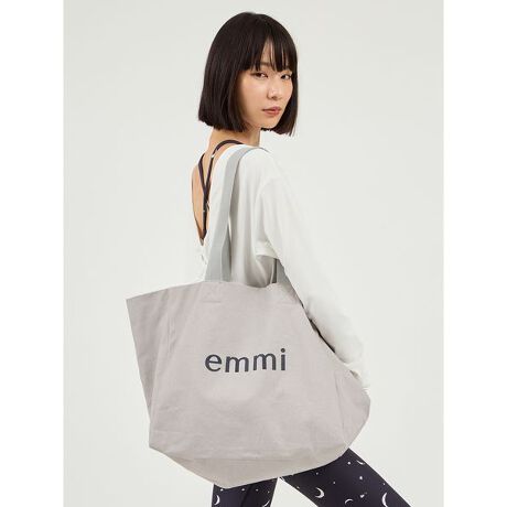 [^ԁF14WGG259500]DesignND]̃ZbgACeNoIN̓ugbvEMXEOTVcEg[gobO4_ZbgBC[WfUCAKEseBXȂǂ̃g[jOV[ɉ؂€Y܂B@\ƃfUC˔AemmiȂł͂&ldquo;&rdquo;g[jOZbgNځBugbvEMXlC̃[ɁA肰ȂemmiIWivgfAugbvMX̃ZbgAbvBTC[hɂ҂ȃT́AĝߕtȂ߂̃VGbgɁÂ˂fBe[ANZgB₷ƃX^CAbv𗼗fUCBg[gobOZbgŎ^ׂLoXñg[gobÓAՂČy₩Bg[jO̎łȂAfC[ɂg閜\ACełBƖ̊֌WɂAۂFČꍇ܂B܂p\REX}[gtHȂǂ̊ɂA኱iƉ摜̃J[قȂꍇ܂B\߂Bi̐F́AiPi摜QƉBi摜̓Tv̂߁AFTCY̎dlɕύXꍇ܂̂ŁA\߂B<br^>yTz[0]:61.5cm oXg:96cm :61cm :46cm[1]:63cm oXg:100cm :62.5cm :47cmyugbvz[0]:33cm oXg:68cm[1]:34cm oXg:72cmyMXz[0]EGXg:58cm qbv:74cm ҏ:25cm ҉:64cm 킽蕝:24.5cm :9.5cm[1]EGXg:62cm qbv:78cm ҏ:25.5cm ҉:66cm 킽蕝:26.5cm :10cm