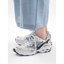 【emmi｜Mizuno】WAVE RIDER 10