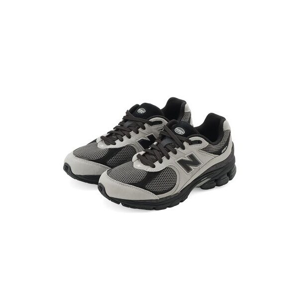 New Balance】2002R | エミ(emmi) | マルイウェブチャネル