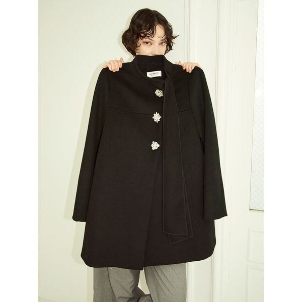 LILY BROWN CANDY STOCK 黒ビジューボタン付きコート LILY BROWN CANDY STOCK 黒ビジューボタン付きコート