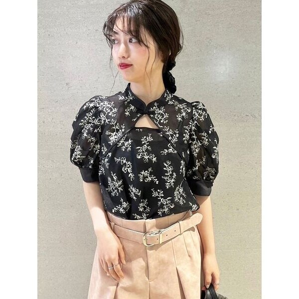 LILY BROWN（リリーブラウン）の「チュールラッフルフリル