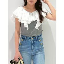 リリーブラウン(LILY BROWN)のデコルテフリルカットトップス