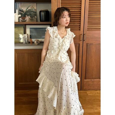 [^ԁFLWFO254033]<b>yGA[ȉ؂€VtHtAs[Xz<^b> <b>yDesign^Stylingz<^b>݌琞܂łՂƎ{ꂽbt؂₩ȃVtHtAs[XB悤ȗkVtHgpAy₩œ̂VGbgɎdグ܂BVڗɂfނȂ̂ŁAĂ̗sɂœKBEGXgɂ͋z{tĂAEGXg}[Năn̂X^Cy߂܂BO\ȃCi[L~\[tŁA1ŃtF~jɒȂ̂͂AfjƃC[hăJWA_EȂ߂łB<b>yFabricz<^b>ȓ̂kVtHfނgp܂BñCG[ƃubNAĂ炵hbg3J[ł͂܂BƖ̊֌WɂAۂFČꍇ܂B܂p\REX}[gtHȂǂ̊ɂA኱iƉ摜̃J[قȂꍇ܂B\߂Bi̐F́AiPi摜QƉB i摜̓Tv̂߁AFTCY̎dlɕύXꍇ܂̂ŁA\߂B<br^>Ci[[0]oXg:80cm[1]oXg:83cm