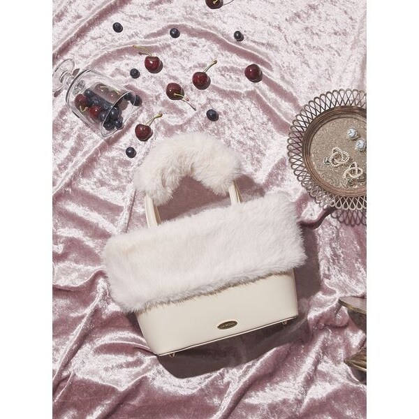 エコファーコンビマルチウェイトート(Hearts2Hearts着用) | リリー