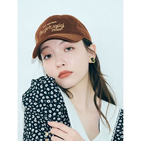 [^ԁFLWGH254322]<b>yShJf郔Be[W[h̃Lbvz<^b> <b>yDesign^Stylingz<^b>gThe Girls Social Clubh̃ShJtgɂ炢AJWAȂ݊̂dオɁBco̒ƃJ[uɂ邱ƂŁA܂ƌĂ݌vłBobNxgɂ̓uẼtFCNU[̗pAق̂胔Be[WCNȃjAXvXBsNƃubN͉R[fCA`FbN̓NVJȈۂ̃`FbNŁAH~̑ɂ҂ȃCibvłBƖ̊֌WɂAۂFČꍇ܂B܂p\REX}[gtHȂǂ̊ɂA኱iƉ摜̃J[قȂꍇ܂B\߂Bi̐F́AiPi摜QƉB i摜̓Tv̂߁AFTCY̎dlɕύXꍇ܂̂ŁA\߂B