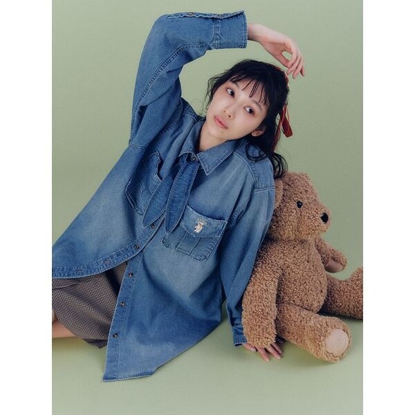 Lily Bear リボンシャツ LILY BROWN（リリーブラウン）の「Lily Bearリボンシャツ